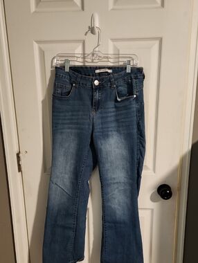 Bootcut Stretch Jeans in Medium Blue by Wish